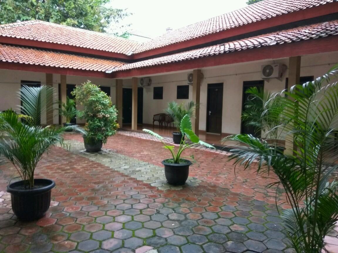 Graha Hotel Sragen Exterior photo