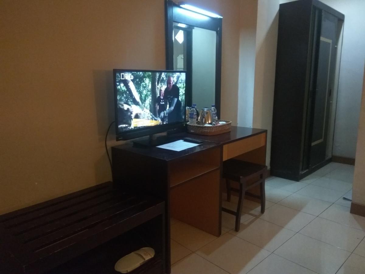 Graha Hotel Sragen Exterior photo